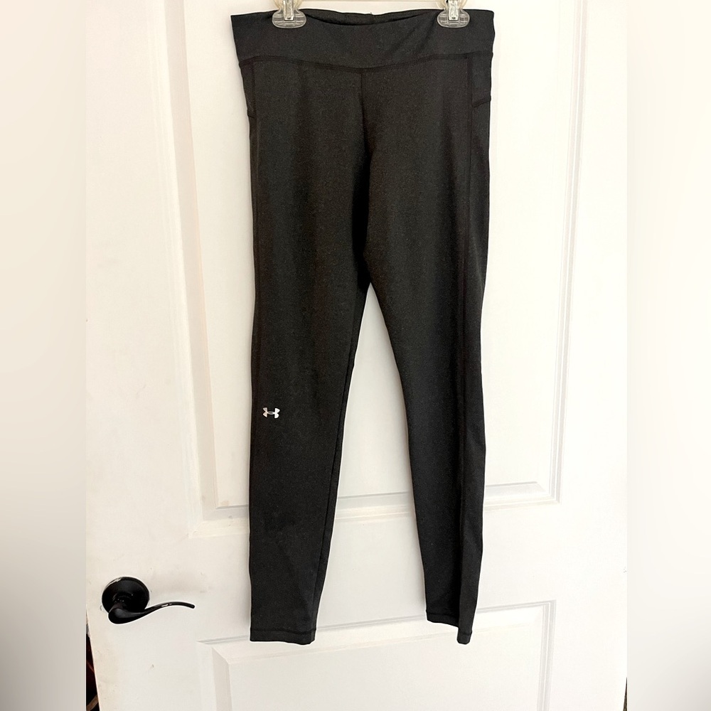 Women’s Under Armour Dark Gray Cold Gear Leggings size Small
